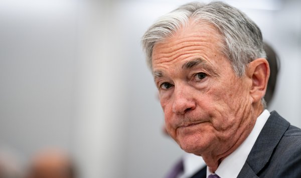 Трамп заставляет Пауэлла снизить процентные ставки по «всей точке»