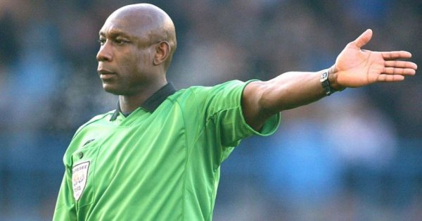Первый черный судья в Премьер -лиге ушел
