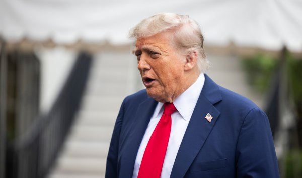 Иран хочет договориться после волн израильских ударов, претендует Трамп