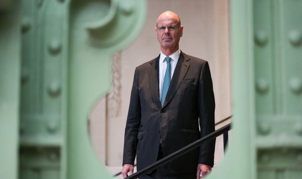 Французский министр финансов приносит душевное спокойствие, в котором нужен Макрон