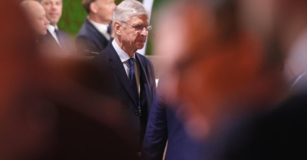 Венгер понюхал и оправдал съемки мирового клуба