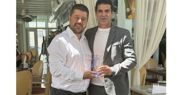 Гонзо за обедом с греческим футбольным боссом