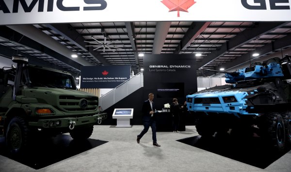 ЕС хочет укрепить защитные связи в G7 после шоков Трампа