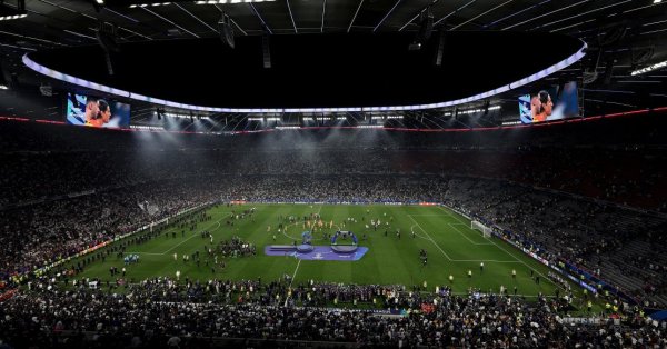 После французских вандалов: в Мюнхене они обещали качественную траву