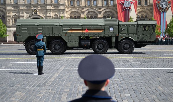 Соединенные Штаты празднуют Российский праздник впервые после вторжения в Украину