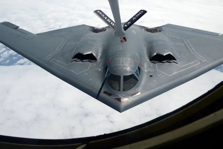 B-2 бомбардировщик