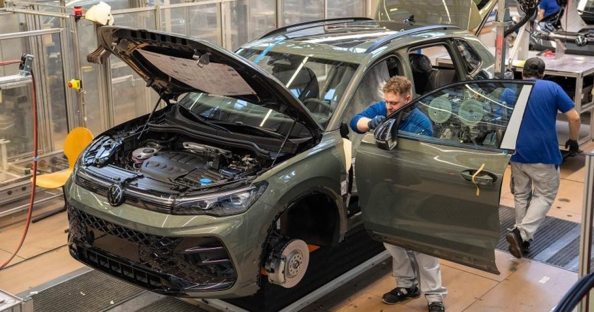 Volkswagen раскололся с 20 000 сотрудников