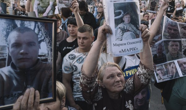 Россия и Украина утверждают, что задерживают запланированный обмен заключенными