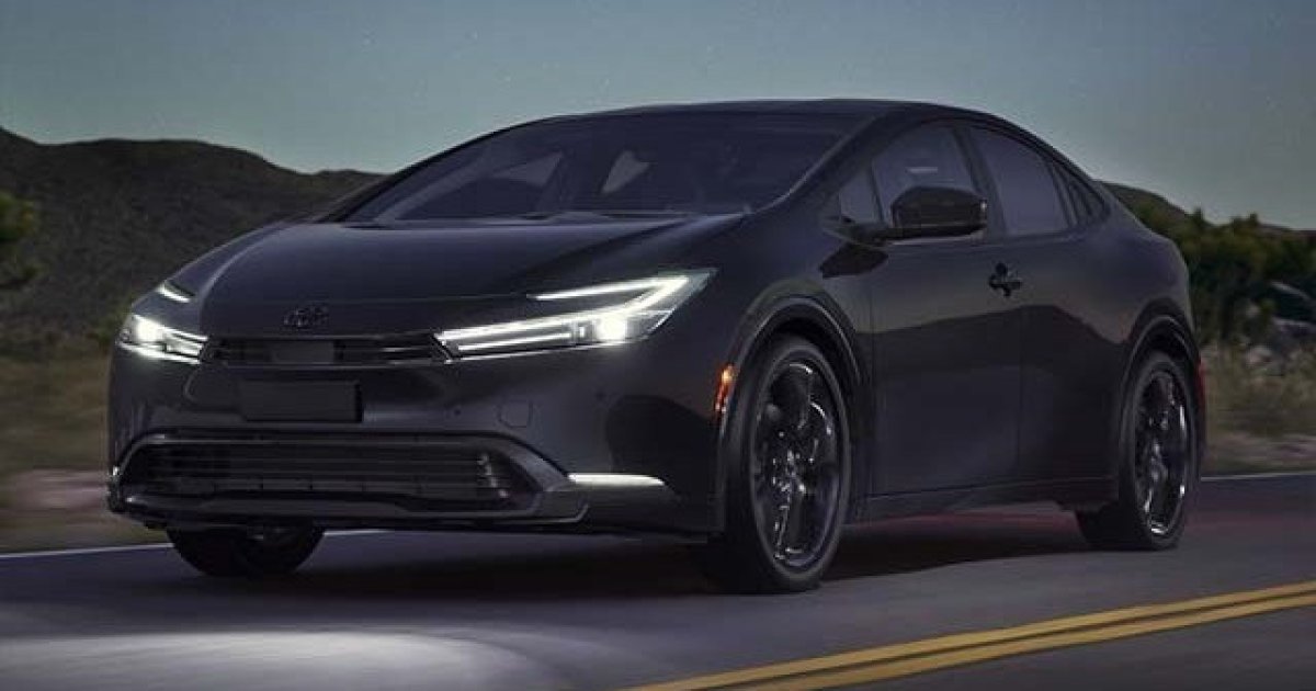 Toyota Prius получила 220 л.с. и дополнительную солнечную крышу