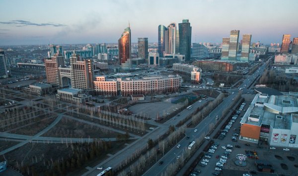 Расширяет свое влияние в Центральной Азии с посещением Казахстана
