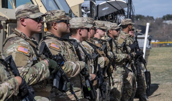 Трамп посылает 2000 солдат из Национальной гвардии на беспорядки в Лос -Анджелесе в Лос -Анджелесе