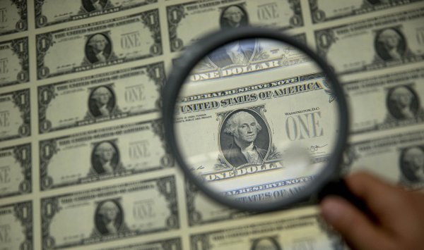 Доллар оказался самой большой жертвой политики Трампа