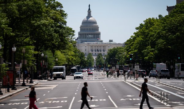 Чья идея абсурдная налог Трампа "месть"?
