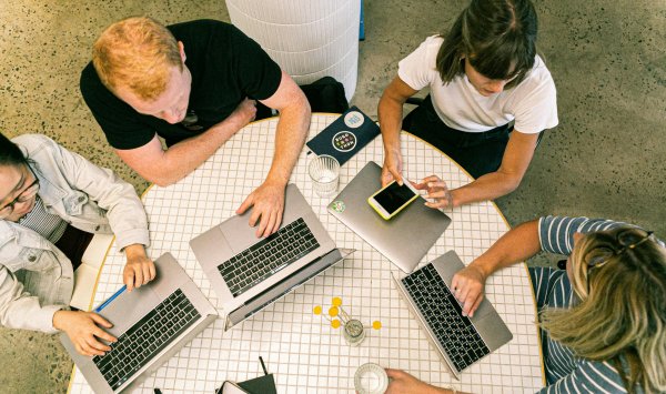 Инвестиции и проблемы: куда проходит стадия стартапа болгарства?