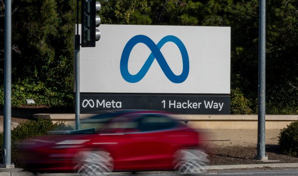 Мета ведет переговоры о крупных инвестициях в ИИ, более 10 миллиардов долларов