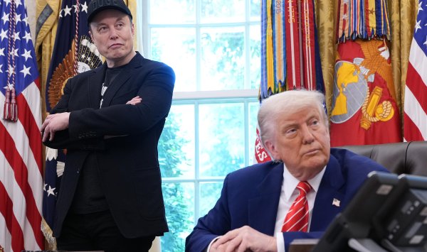 Отношения между Трампом и Маск взорвались угрозами контрактов и поддержкой импичмента