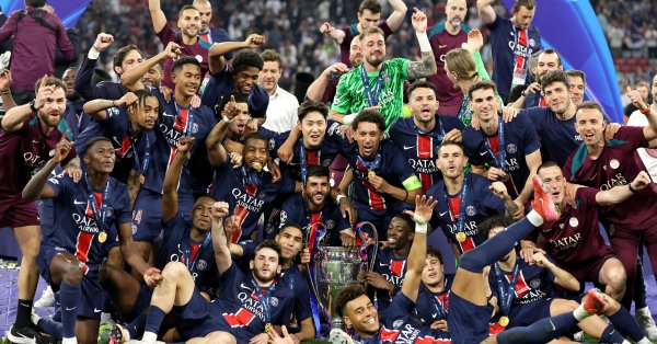 Усман Дембеле из PSG был выбран для № 1 в Лиге чемпионов в течение сезона