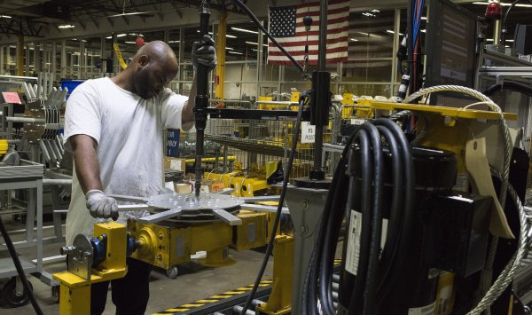 S & P 500 достиг 6000 баллов после данных о занятости и оптимизме для США и Китая