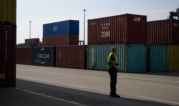 Торговый дефицит США в апреле сообщил о историческом снижении