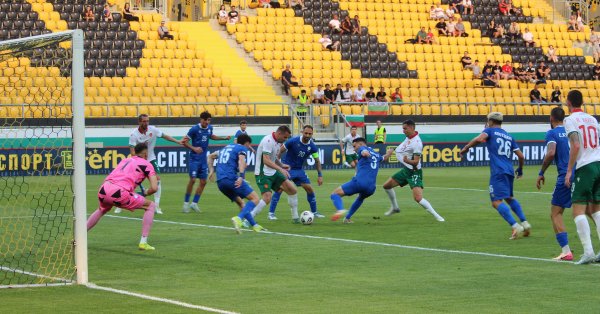 Мы будем стирать стыд от Кипра против Греции