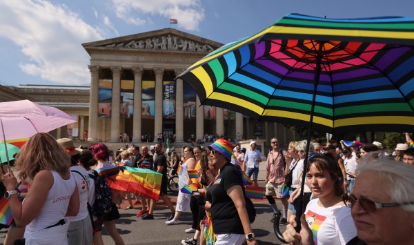 Будапештская гордость стала массовым протестом против Орбана
