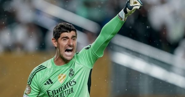 КУРТУИ ревнует после того, как PSG сломал свою сеть