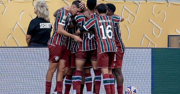 Нова Бразильская Самба и Флумина находятся 1/2 финала после борьбы за звезду Аль Хилал