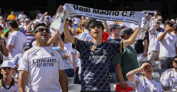 Реал Мадрид начинает очищать композицию