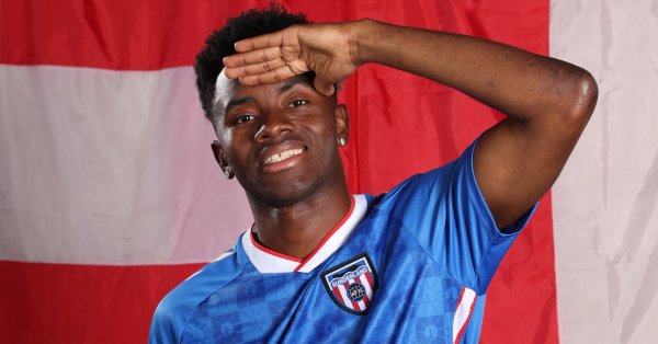 Новак в Премьер -лиге претерпел лимит 100 миллионов для игроков