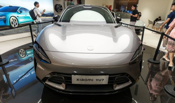 Xiaomi создал дешевый Ferrari Ev. Кому нужен Porsche?