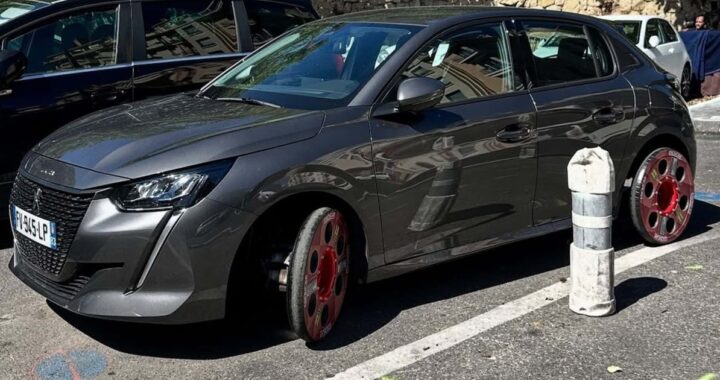 Почему у этого Peugeot 208 есть такие узкие колеса?
