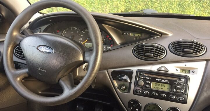Странная технология управления голосом Ford Focus с начала века
