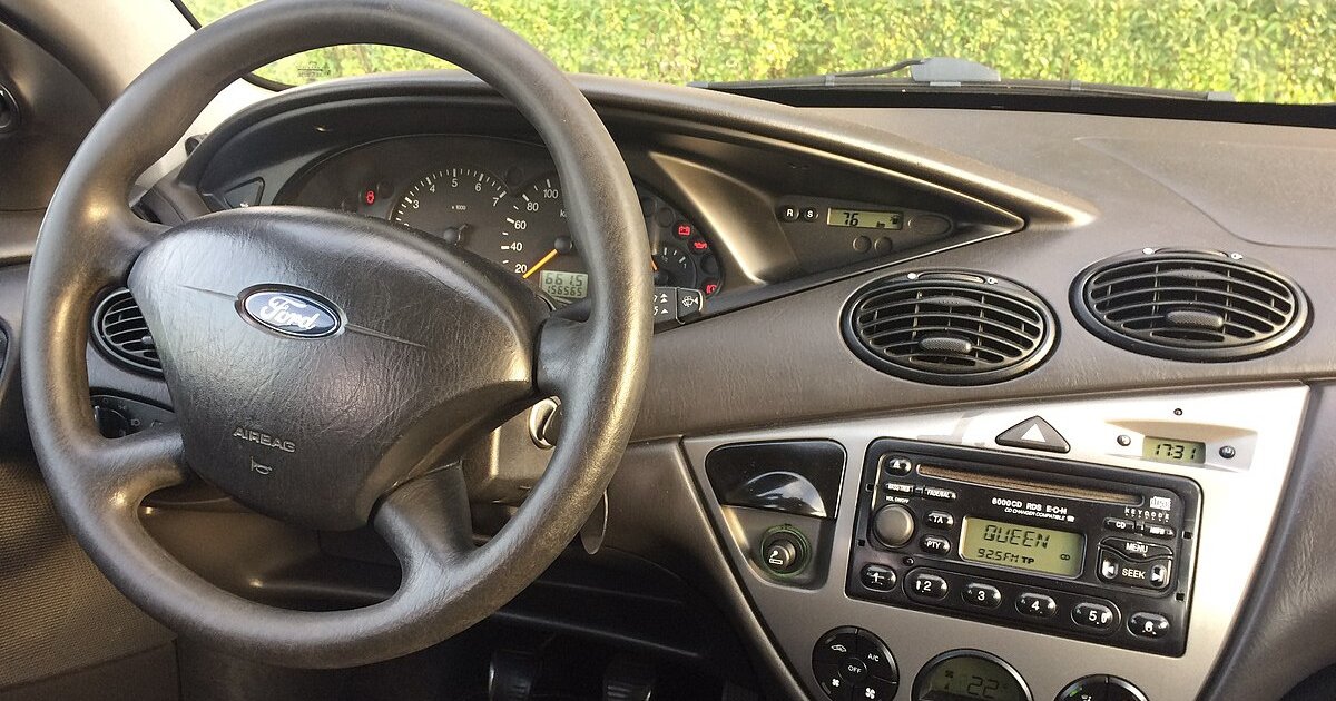 Странная технология управления голосом Ford Focus с начала века