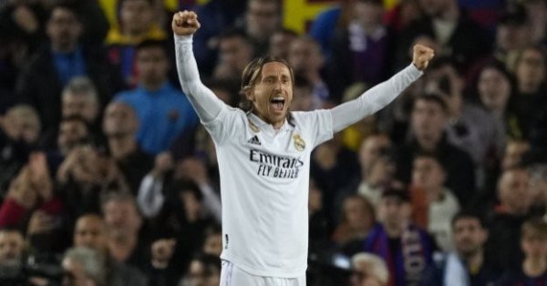 Официально! Милан взял Модрика