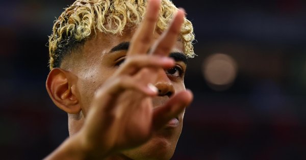 В Барсе в ярости на «гангстерских» фотографиях Lamin Yamal +