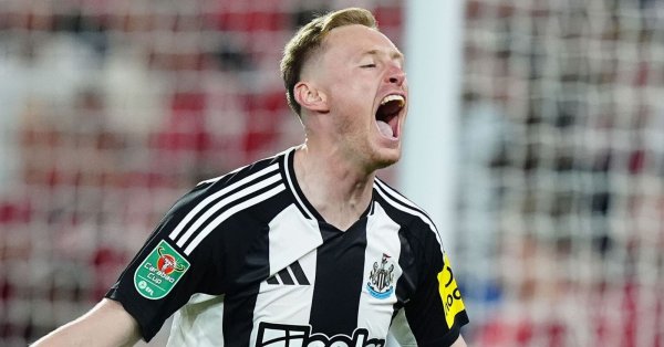 Лидс заключает контракт с другим полузащитником