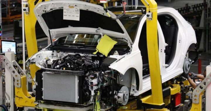 Mercedes заканчивается двумя его историческими моделями