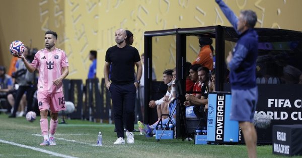 Джорди Альба была вырезана для презентации Лео Месси и компании SCP