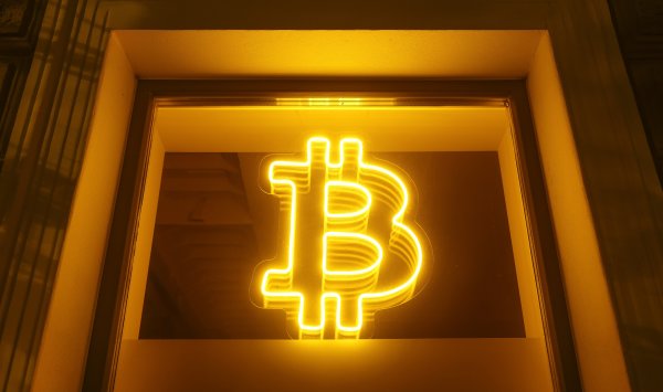 Биткойн достиг рекордных 120 000 долларов, импульс Scourge усиливается