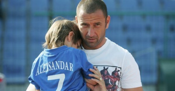 Кривая беспокоится о левском