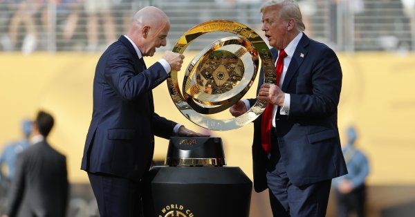 Сравнивал инфантино с императором Нероном