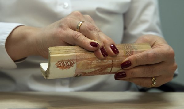 Входящие валютные потоки в Россию уменьшаются из -за перехода к торговле рублями