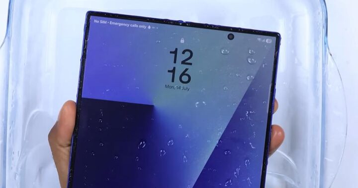 Galaxy Fold 7 включена после 12 часов на льду и продолжал погружение в реку (видео)