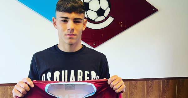 Сентябрь с большим переводом, проданным в Англии за 1 миллион