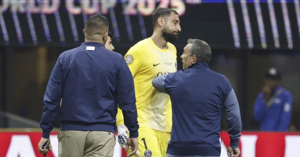 Весь донорум атаки из -за Musiciala, Куртуа защитил его от Neuer