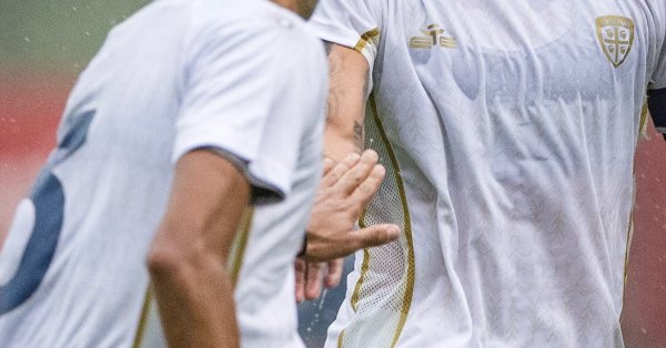 18-летний болгарский дебюты с № 10 для бывшего итальянского чемпиона