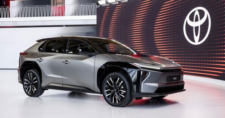Toyota начнет выпускать электрический кроссовер BZ4X в Индонезии