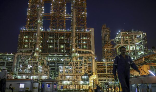 Китай готовит реформы из -за избыточных возможностей в нефтехимической промышленности