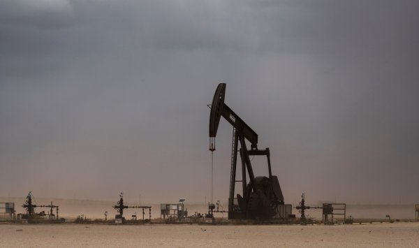 Цена на нефть продолжала падать до встречи Трампа и Путина для Украины