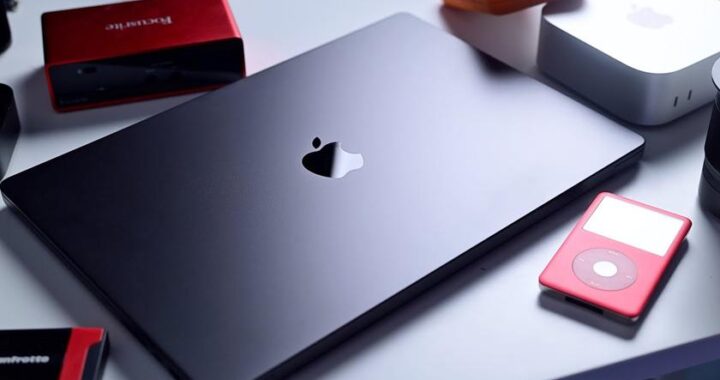 Bloomberg: Apple точно выпустит MacBook Pro с OLED -дисплеем, но это произойдет только в 2027 году.